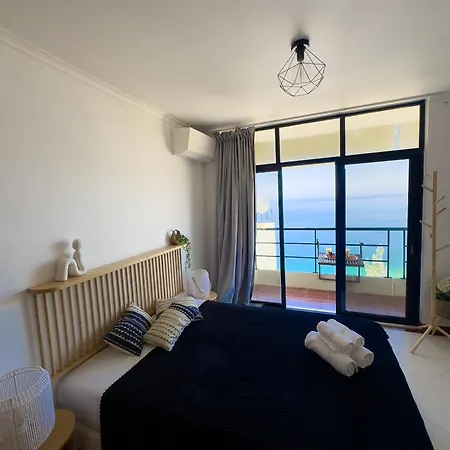 Penthouse Ocean View - Parking @center Σεσίμπρα